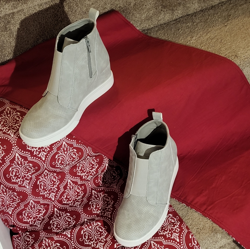 G.C. shoes sneaker booties, 8.5 B